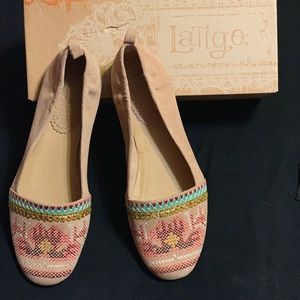 Latigo Straw Bess Suede Flat